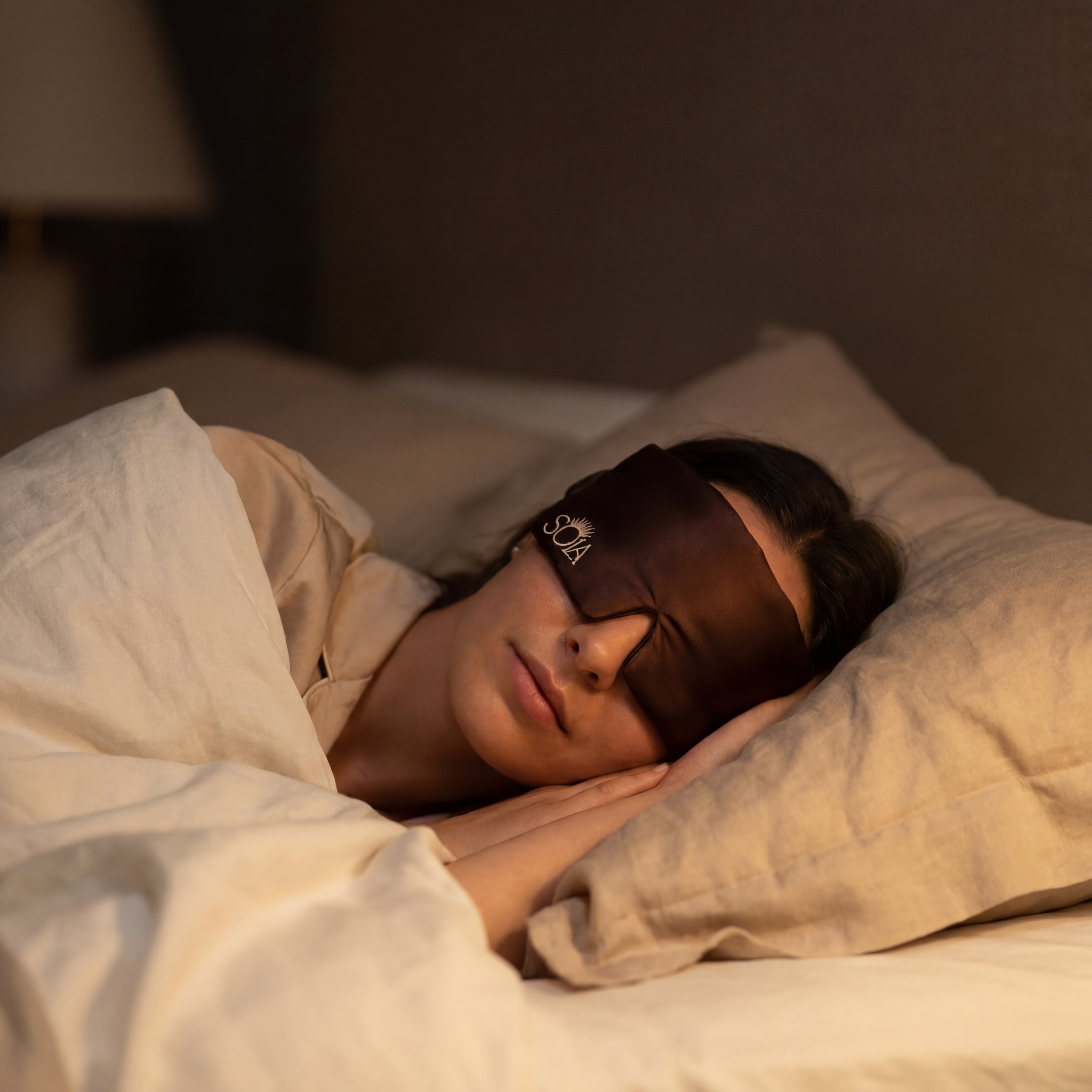 7 Silk Sleep Mask Benefits Worth Knowing